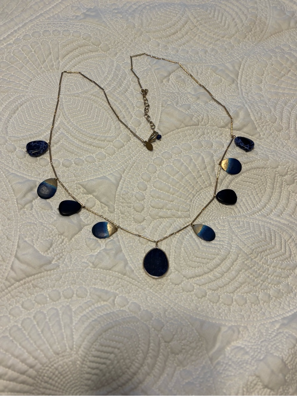 Chico’s Blue Teardrop Statement Necklace Gold Tone Adjustable Boho Coastal - Picture 3 of 5